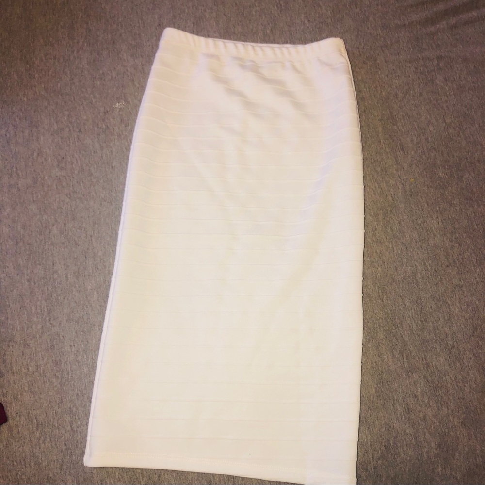 !SOLD! White Midi Skirt